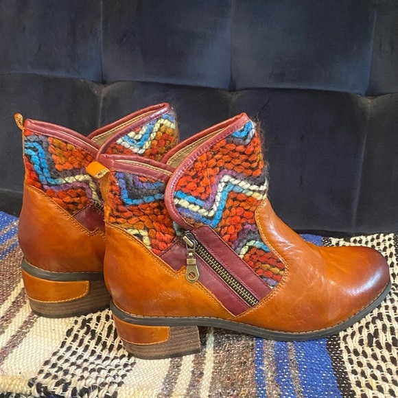 Elite by Conkys Shoes - 100% Leather Ankle Boots